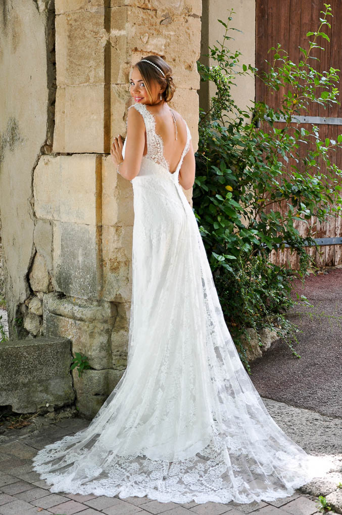 Robe De Mariée Bohème En Dentelle De Calais Décolleté Dos